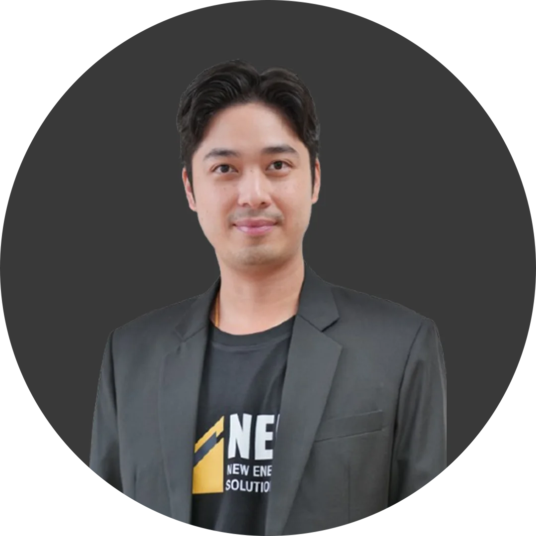 คุณรวมพล พลอยสุวรรณ