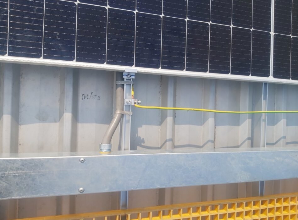 LINE_ALBUM_2722023 ความคืบหน้างาน solar ISUZU งามวงศ์วาน_230303_28